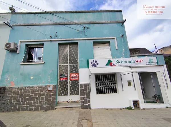 Casa Central com Sala Comercial