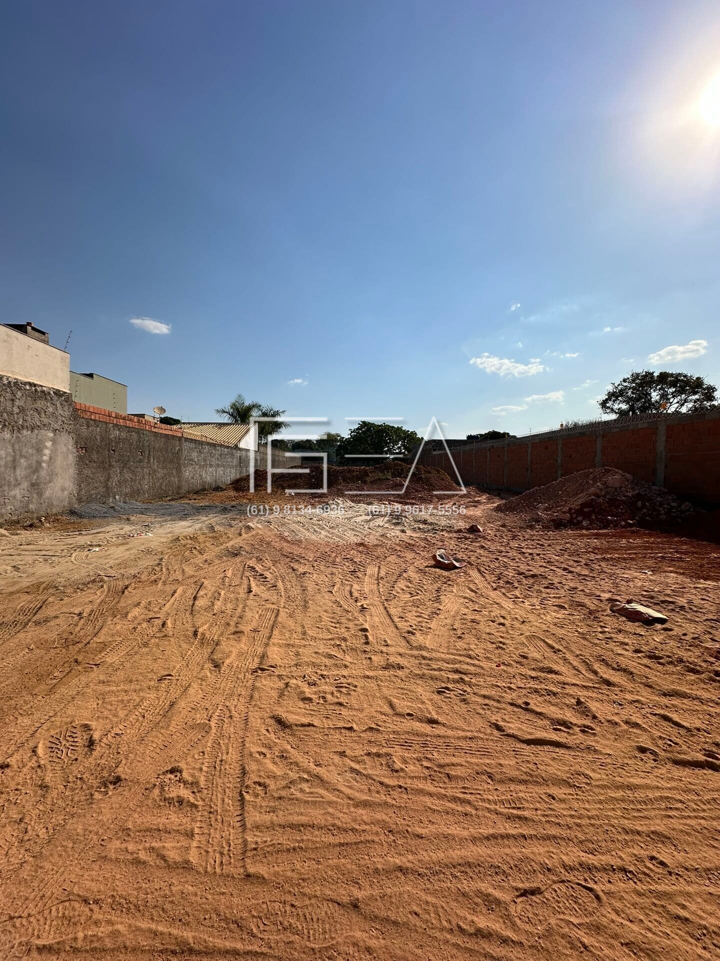 EXCELENTE OPORTUNIDADE DE INVESTIMENTO - UM LOTE AMPLO À VENDA