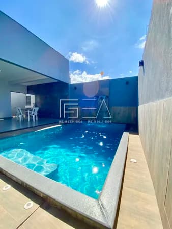 Oásis Urbano: Casa de 3 Quartos com 2 Suítes e Piscina Privativa!