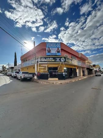PRÉDIO COMERCIAL E RESIDENCIAL À VENDA NO CENTRO DE FORMOSA