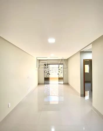 ÓTIMA OPORTUNIDADE! APARTAMENTO TÉRREO COM 03 QUARTOS DISPONÍVEL PARA LOCAÇAO