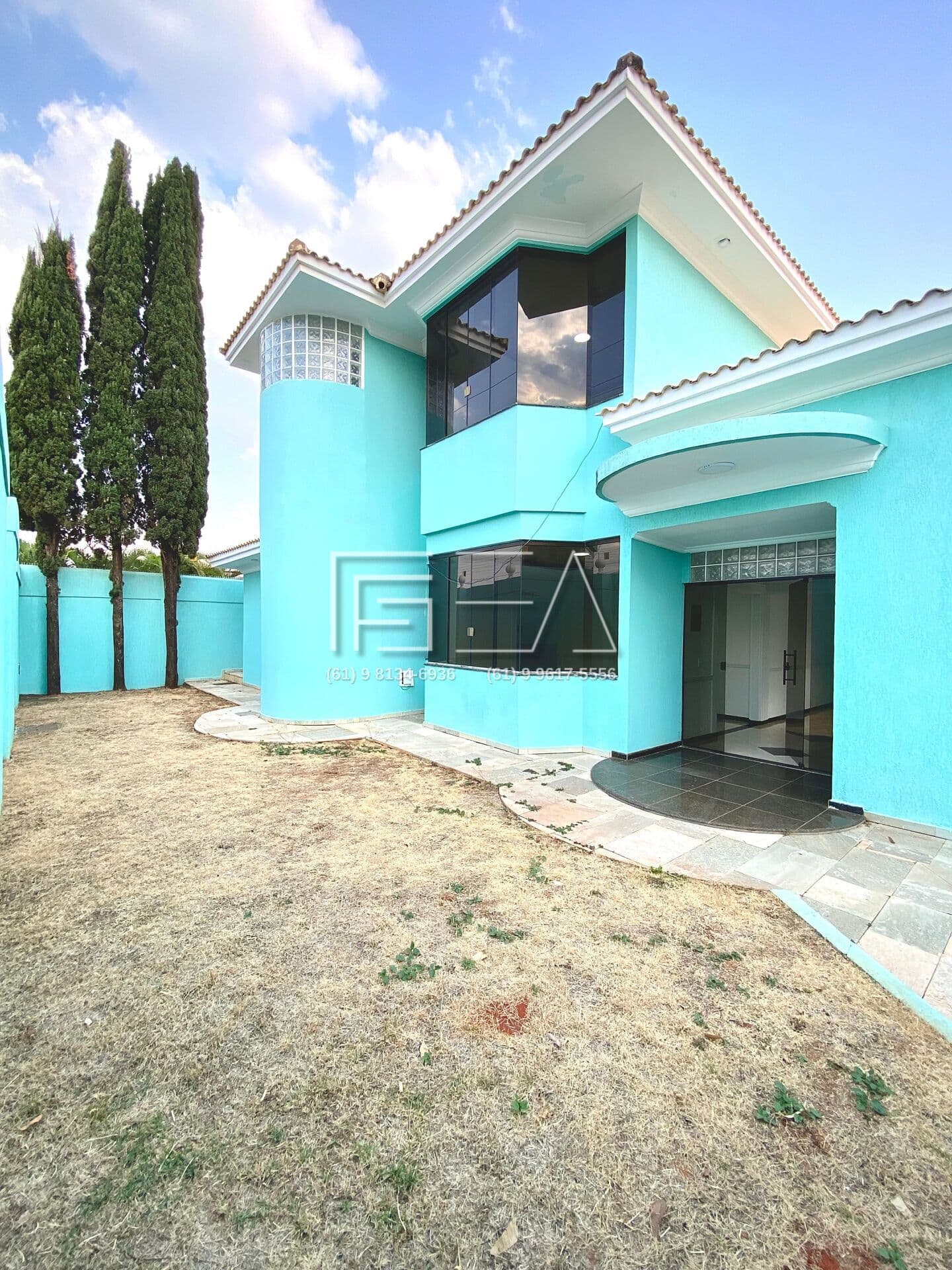 EXCLUSIVO! CASA À VENDA - 05 SUÍTES COM ÁREA DE LAZER COMPLETA