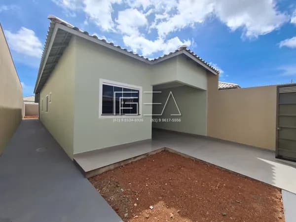 Casa Moderna com 3 Quartos e 1 Suíte!