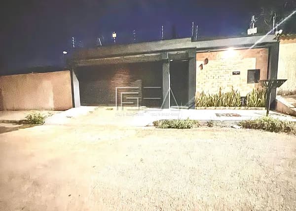 EXCELENTE CASA PARA LOCAÇÃO! 03 QUARTOS SENDO 01 SUÍTE - ÁREA DE LAZER COM OFURÔ