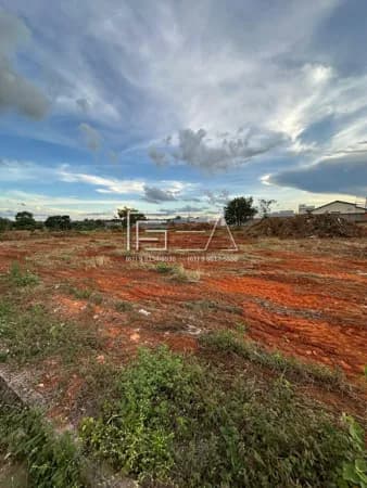 OPORTUNIDADE IMPERDÍVEL – TERRENO COM 16 LOTES DISPONÍVEIS!
