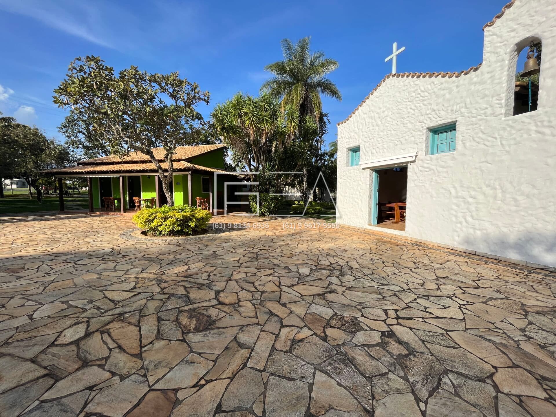 Lote / Terreno 450 m² no Condomínio Santa Felicidade