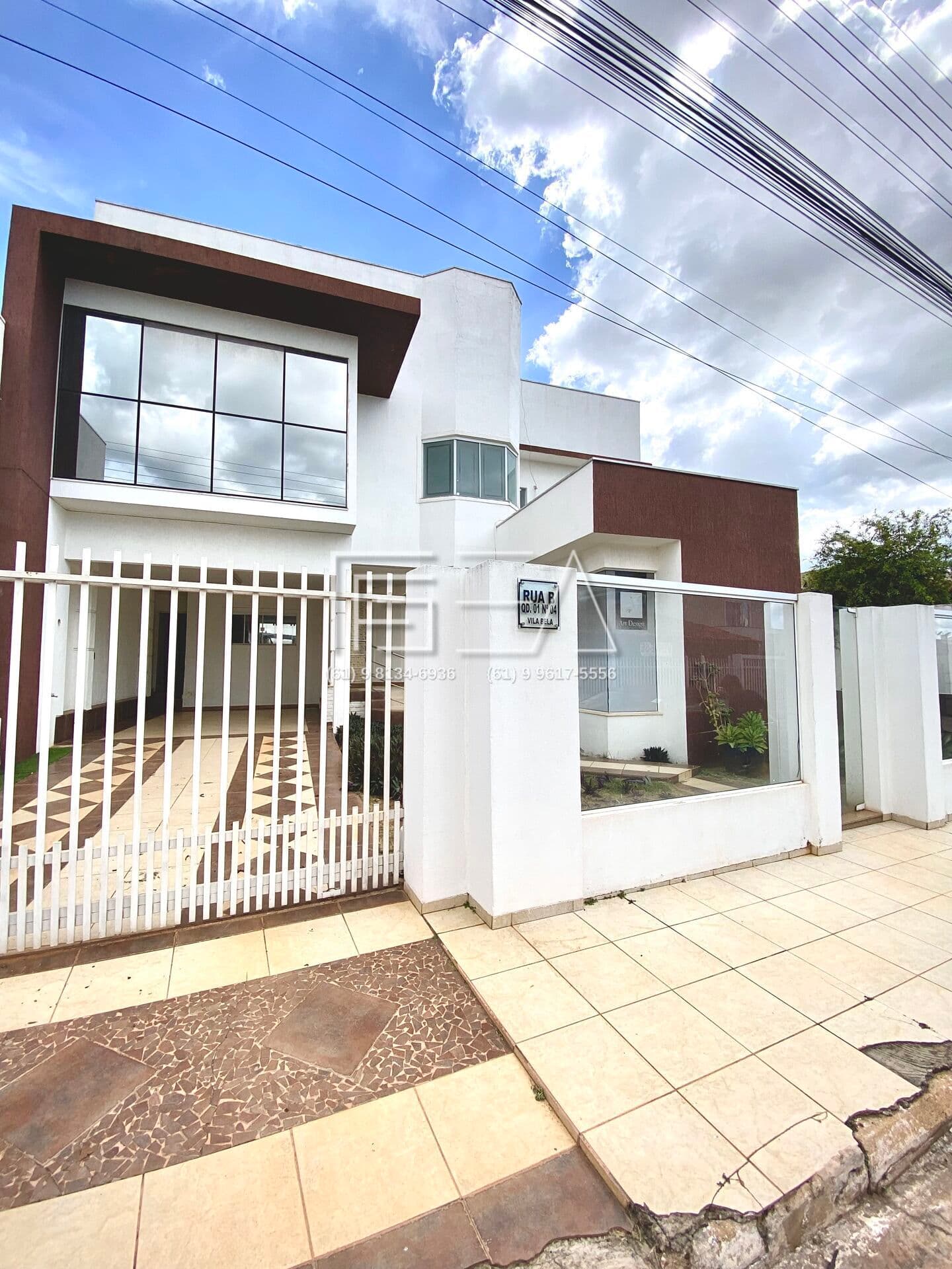 CASA DISPONÍVEL PARA VENDA! 04 QUARTOS SENDO 03 SUÍTES NA VILA BELA