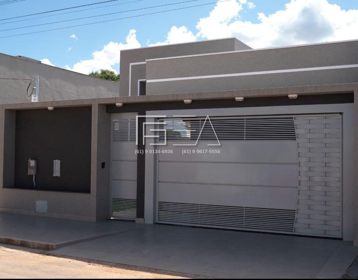OPORTUNIDADE DISPONÍVEL! CASA À VENDA - 03 QUARTOS SENDO 02 SUÍTES E 01 CLOSET