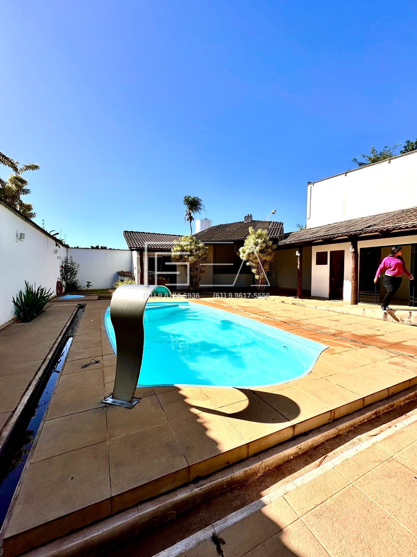 Viva o Melhor da Vida: Venda de Casa com Piscina e Churrasqueira!