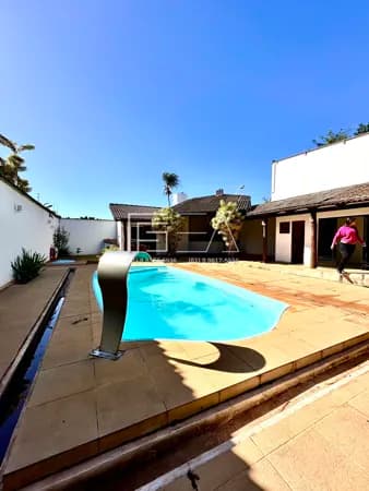 Viva o Melhor da Vida: Venda de Casa com Piscina e Churrasqueira!