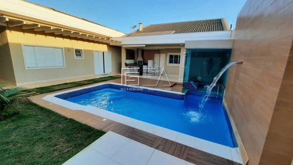 OFERTA IMPERDÍVEL! Residência de Alto Padrão: Luxo e Sofisticação em Localização Privilegiada