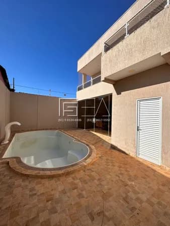 Sobrado dos Disponível: 4 Quartos com Piscina e Conforto Garantido!