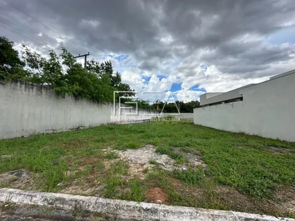 OPORTUNIDADE EM CONDOMÍNIO RESIDENCIAL! LOTE À VENDA