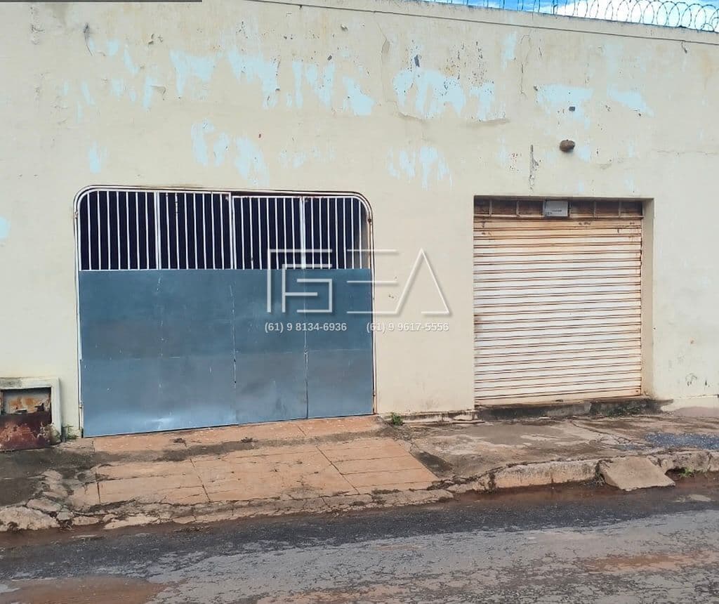 OPORTUNIDADE! CASA COM 03 QUARTOS COM ÓTIMA LOCALIZAÇÃO