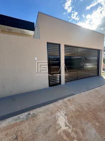 OPORTUNIDADE! CASA À VENDA COM 03 QUARTOS SENDO 01 SUÍTE E ÁREA GOURMET
