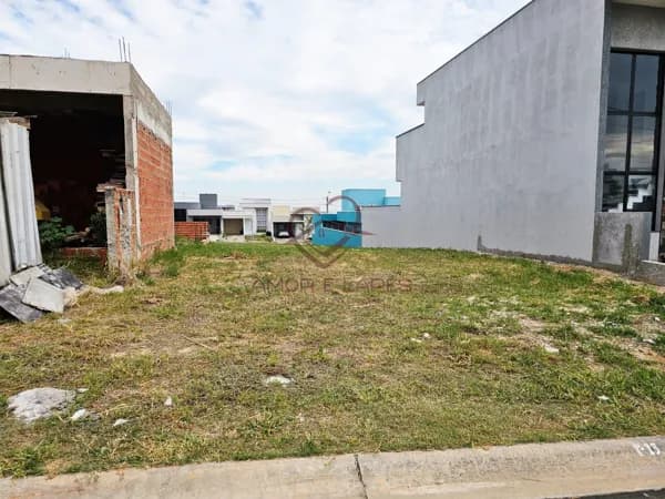 Terreno à venda com 262m2 de área total em condomínio fechado na cidade de Monte Mor