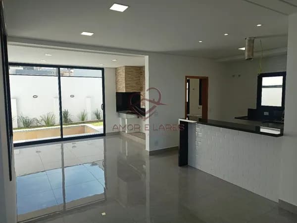 Casa Sobrado à venda com 3 suítes, 226m2 de construção e piscina em condomínio fechado na cidade de Sumaré