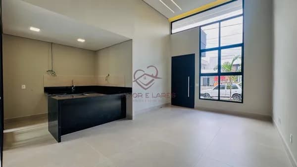 Casa Térrea à venda com 3 suítes em condomínio fechado na cidade de Hortolândia