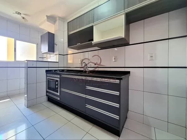 Apartamento à venda com 1 suíte e varanda em condomínio fechado na cidade de Sumaré