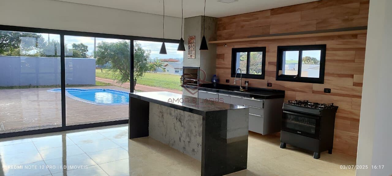 Casa à venda com 3 dormitórios e 1 piscina em condomínio fechado na cidade de Itaí