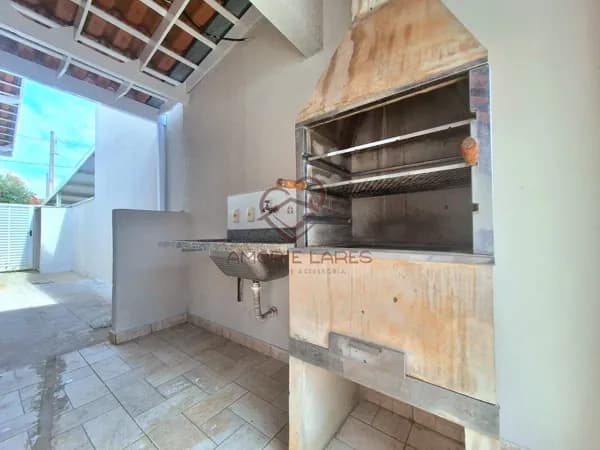 Casa Térrea à venda com 1 suíte e churrasqueira em condomínio fechado na cidade de Sumaré.