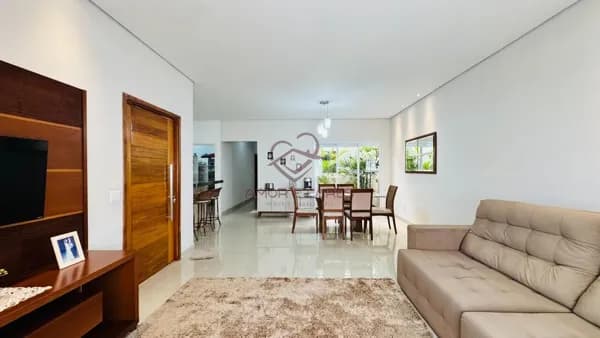 Casa Térrea à venda com 2 suítes em condomínio fechado na cidade de Paulínia