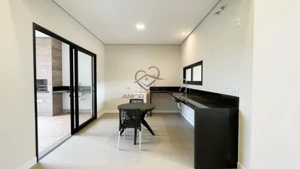 Casa Térrea à venda com 3 suítes e churrasqueira em condomínio fechado na cidade de Paulínia
