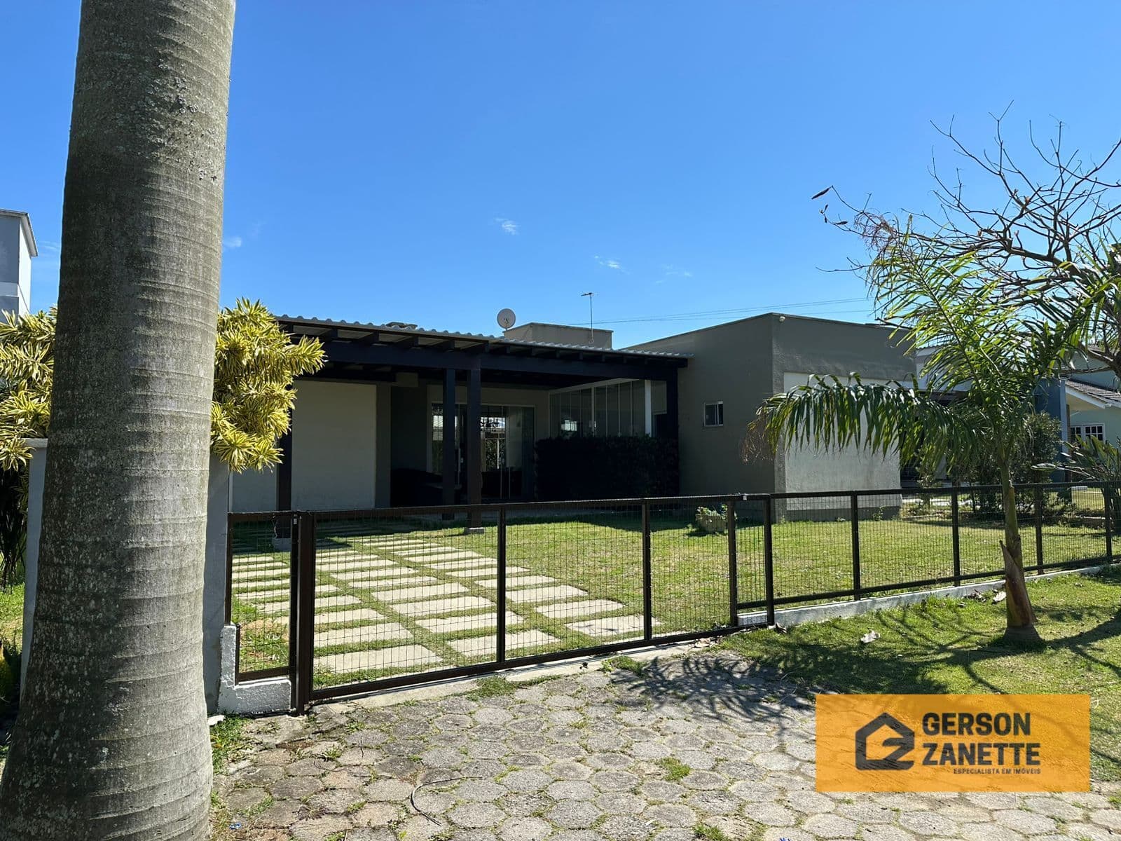 Casa Alto Padrão - Cond. Vila Suiça