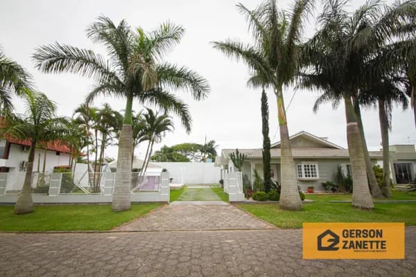 Casa Alto Padrão no Condomínio Vila Suíça/ Balneário Rincão/ SC