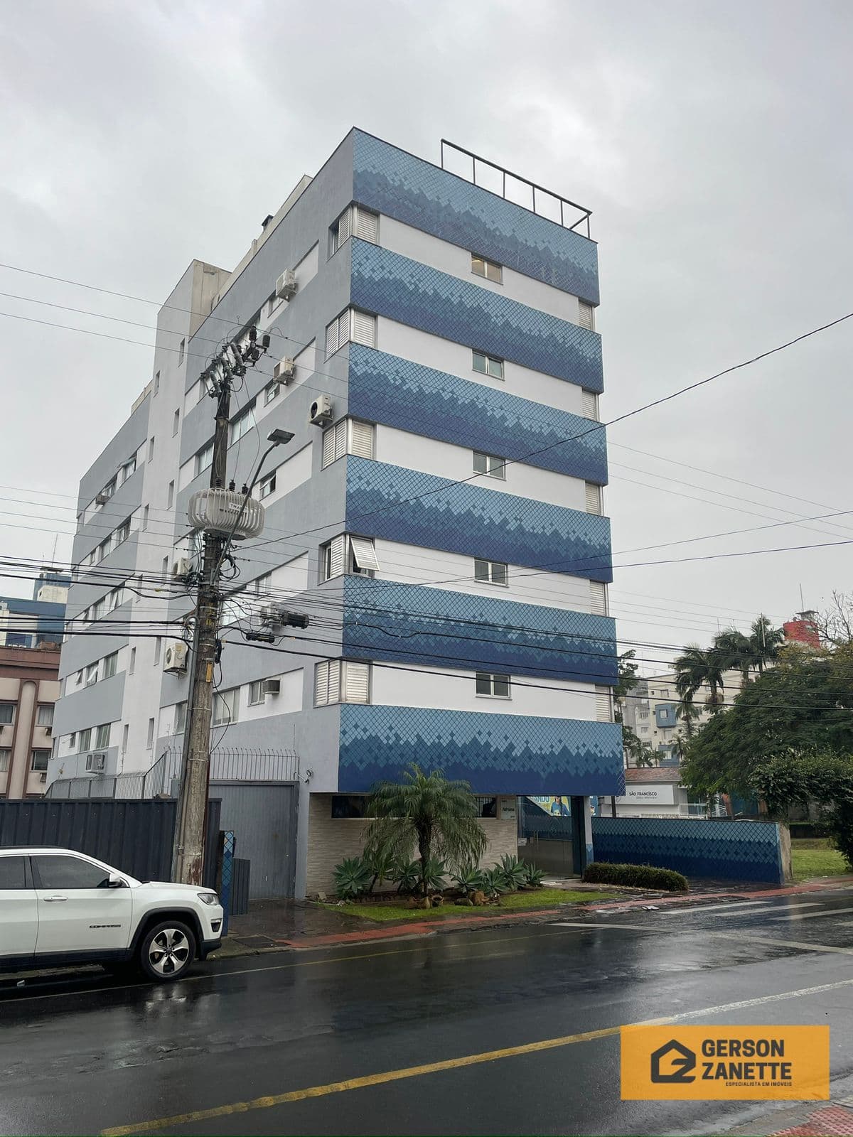 Apartamento Padrão - Edifício Adriana