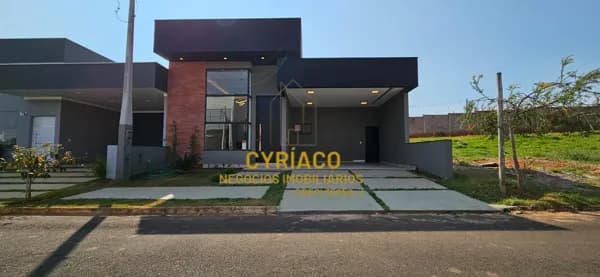Casa Alto Padrão em Lívia III, Botucatu/SP
