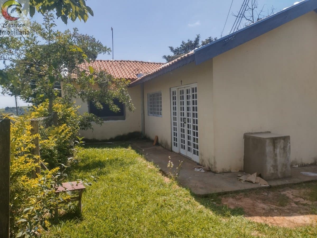 Casa Padrão para Venda em Centro Bofete-SP