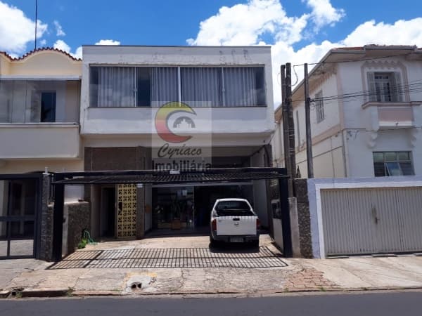 Sobrado Alto Padrão para Venda em Centro Botucatu-SP