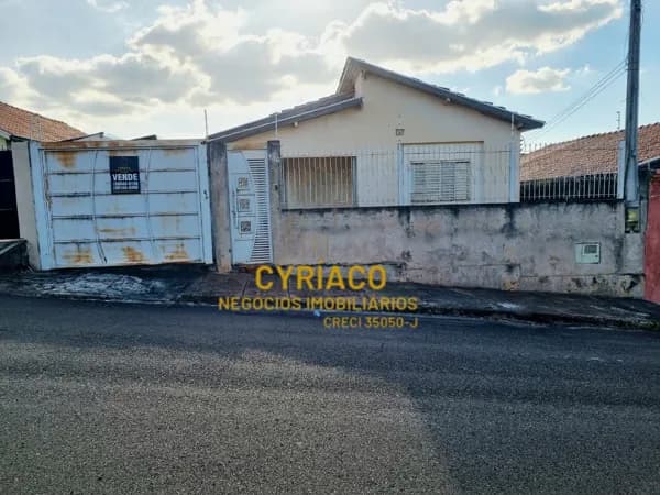 Casa em Botucatu - Vila São Lúcio