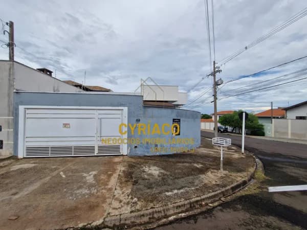 Casa em Botucatu - Jardim Cambuí