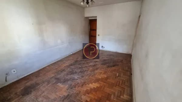 Apartamento na primeira quadra da praia de Icarai