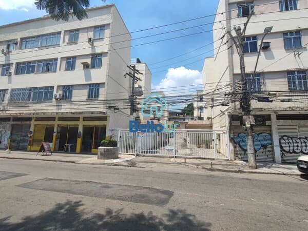 APARTAMENTO NO CONDOMINIO LÍDIA MAURICIO.