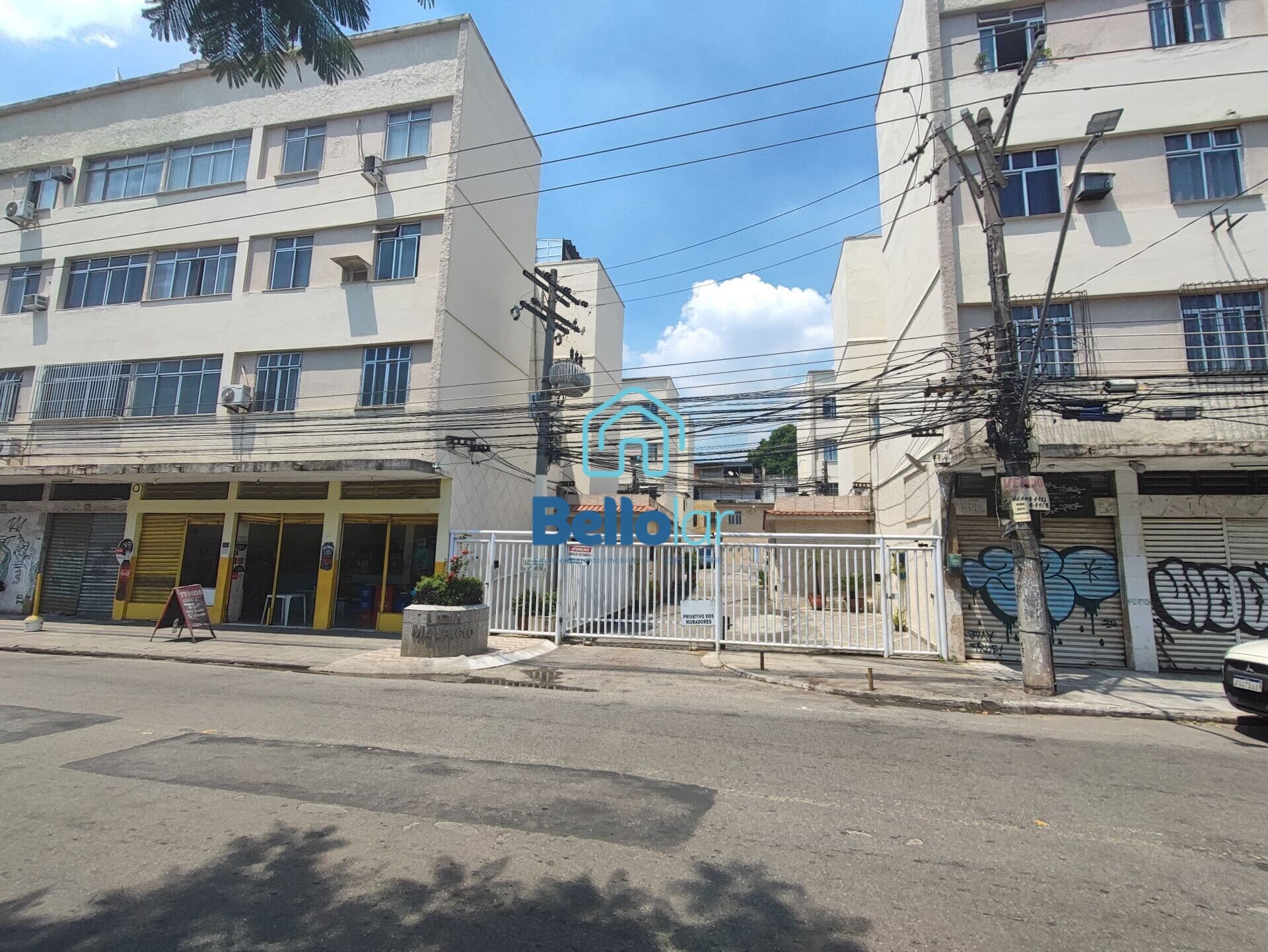APARTAMENTO NO CONDOMINIO LÍDIA MAURICIO.