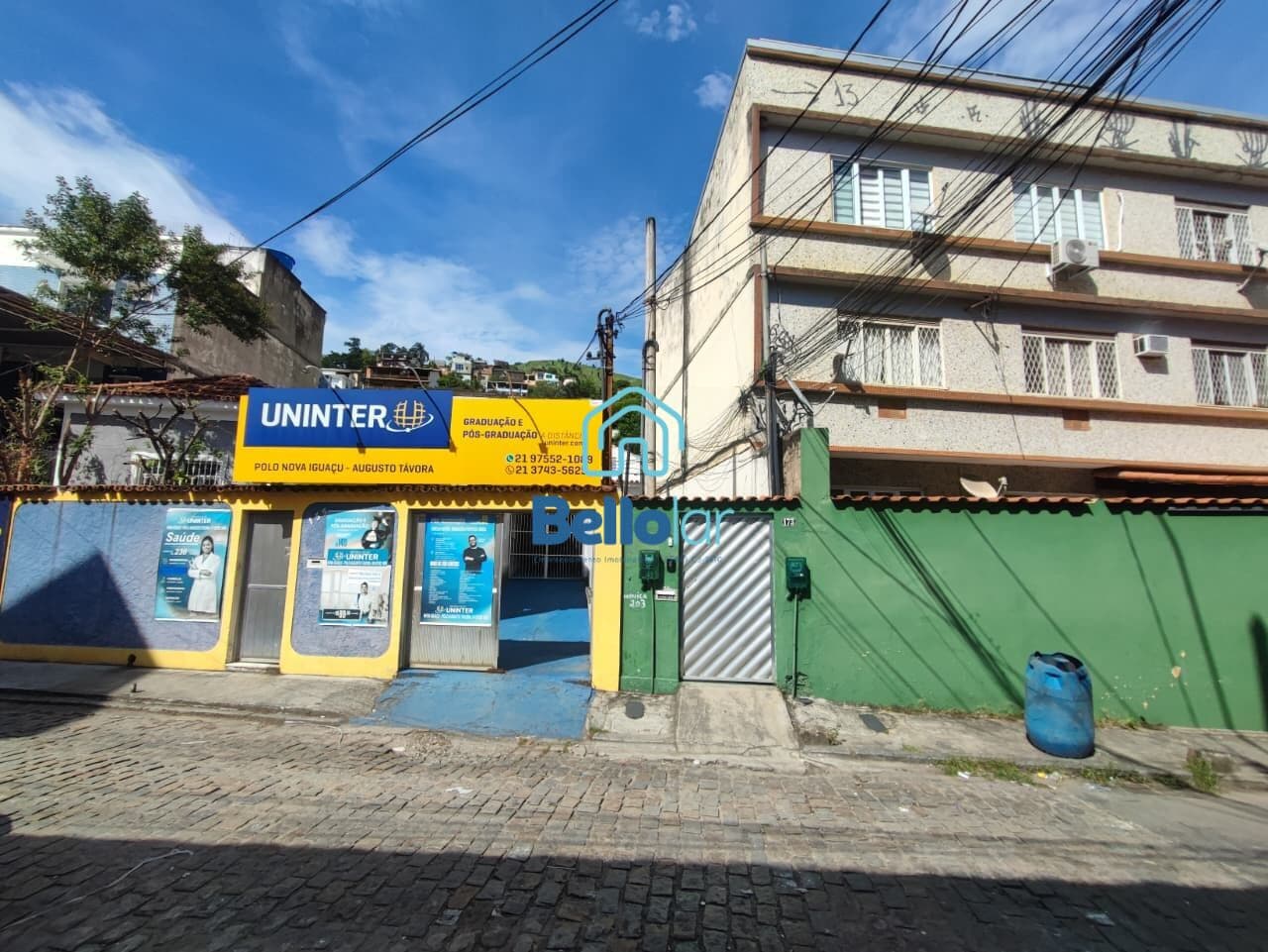 🔑 Oportunidade Única: 2 Casas no Centro!