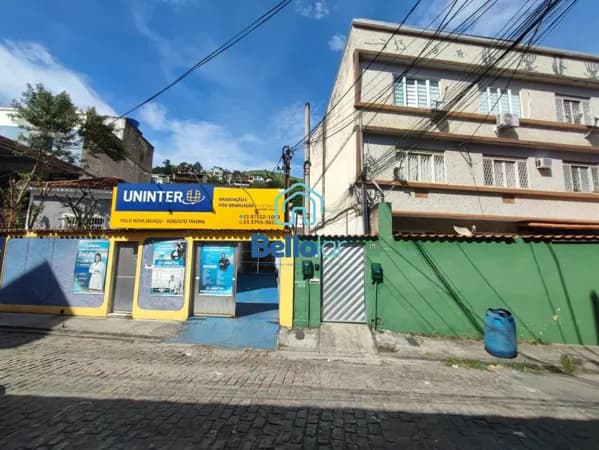 🔑 Oportunidade Única: 2 Casas no Centro!