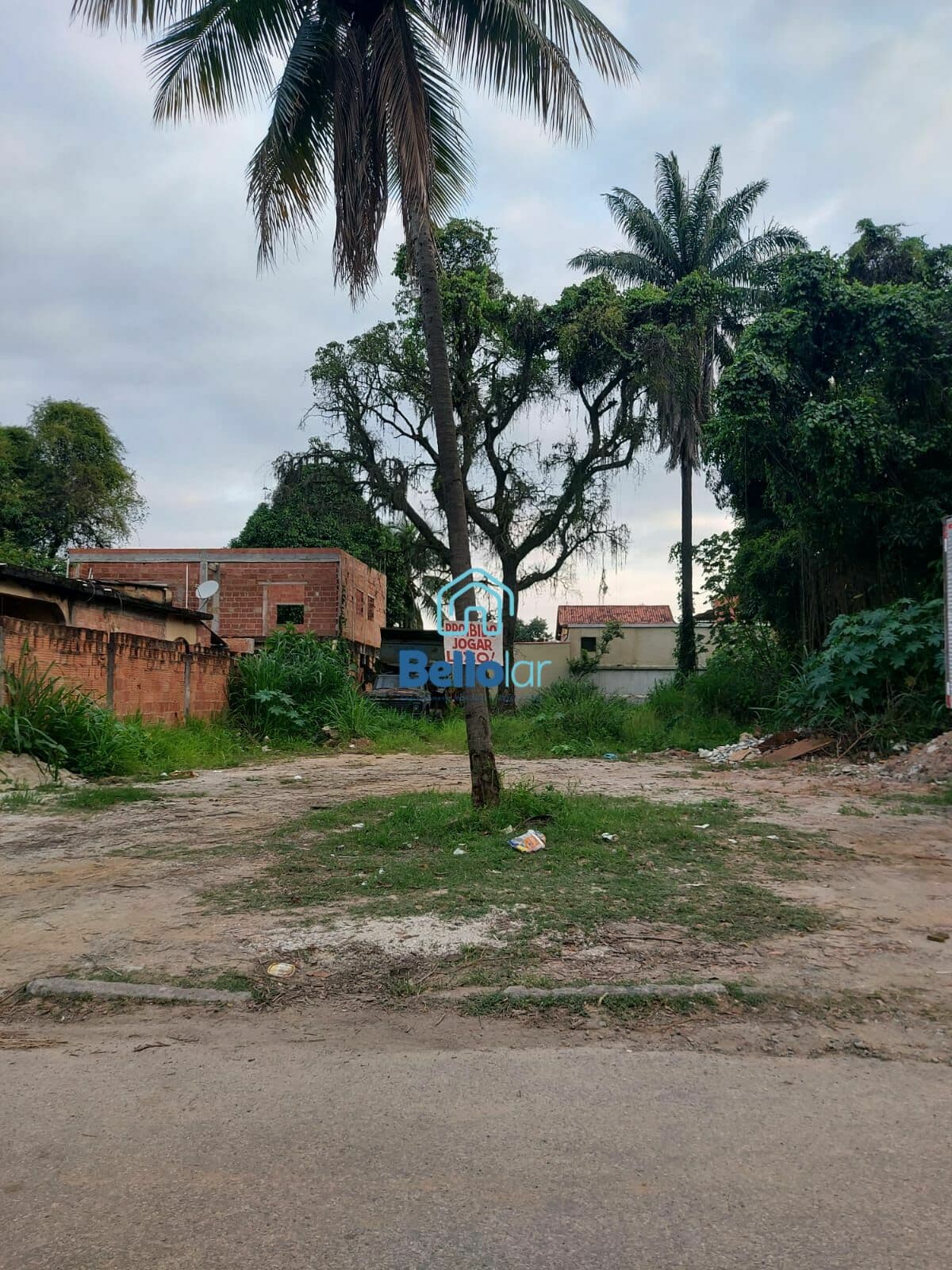 DOIS TERRENOS NO CENTRO DE VILA DE CAVA - NOVA IGUAÇU.