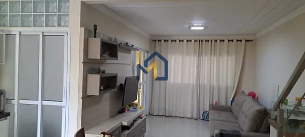 Sobrado com Parte Superior Nova e Acabamento Impecável em Eugênio de Melo