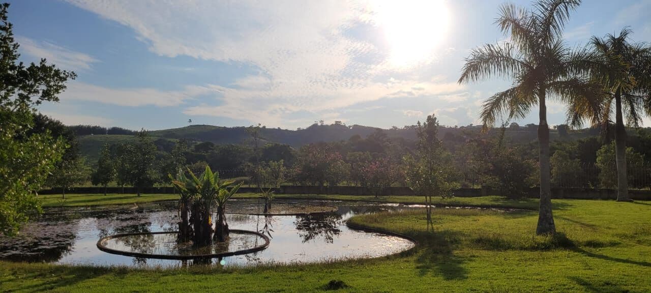 Terreno em Platô com Vista Incrível e 1.134m² no Espelho D’Água – Pronto para Construir!