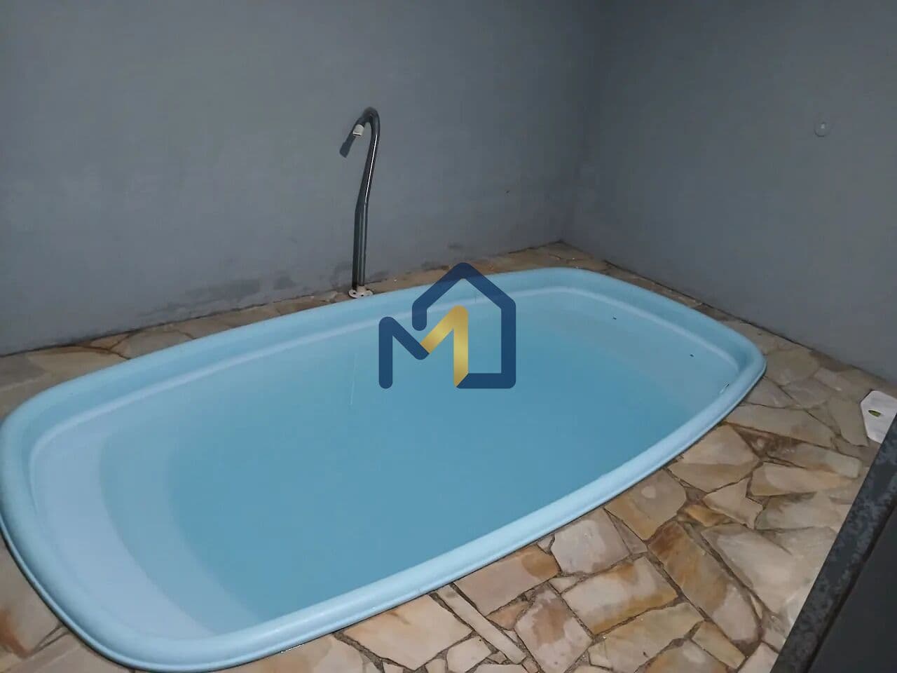 CASA À VENDA COM 70M², 2 QUARTOS E 2 VAGAS EM SÃO JOSÉ DOS CAMPOS/SP