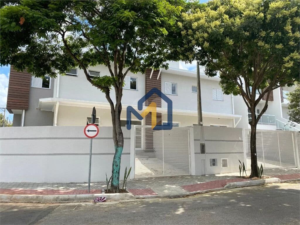 CASA A VENDA, JARDIM DAS INDUSTRIAS, 3 DORMITORIOS 3 SENDO SUITES, 2 VAGAS DE GARAGEM, SJC/SP