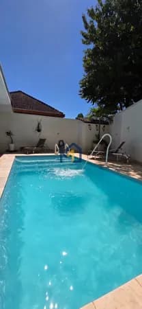 Sobrado de esquina à venda no Urbanova – 3 suítes, 4 vagas, piscina | Altos da Serra IV – São José dos Campos