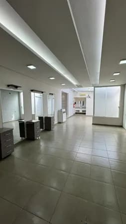 Imóvel Comercial Completo com 5 Ambientes no Parque Industrial – Ideal para Clínica ou Escritório!