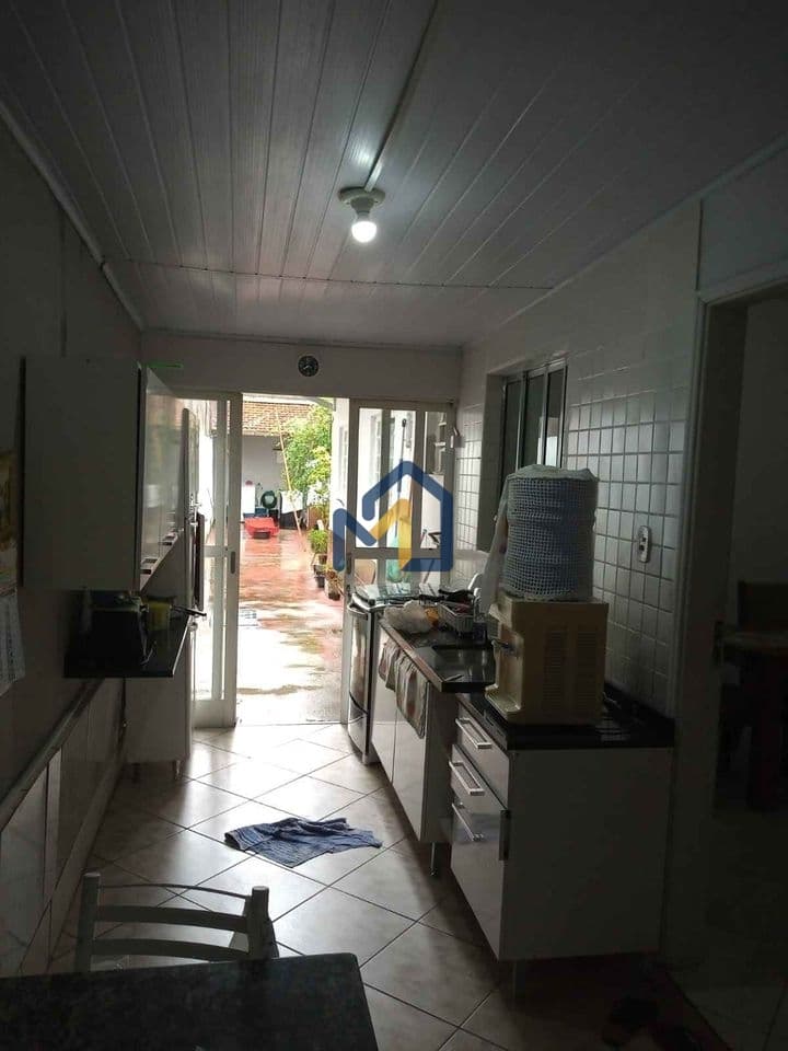 CASA A VENDA NO BAIRRO SANTA MARIA COM 3 DORMITORIOS, 1 BANHEIRO, 2 VAGAS, JACAREÍ/SP.
