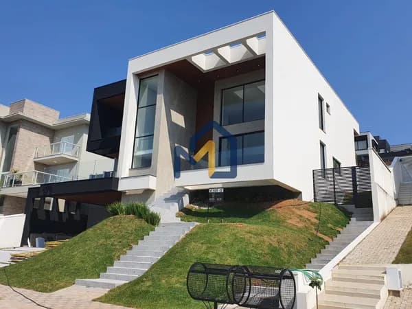 CASA ALTO PADRÃO Á VENDA 900m², 4 SUITES,1 SUITE MASTER, 3 VAGAS
