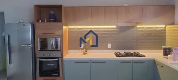 Casa Sobrado de Alto Padrão no Condomínio Ecopark Bourbon – 4 Dormitórios, Suíte com Closet e Quintal Amplo em Caçapava
